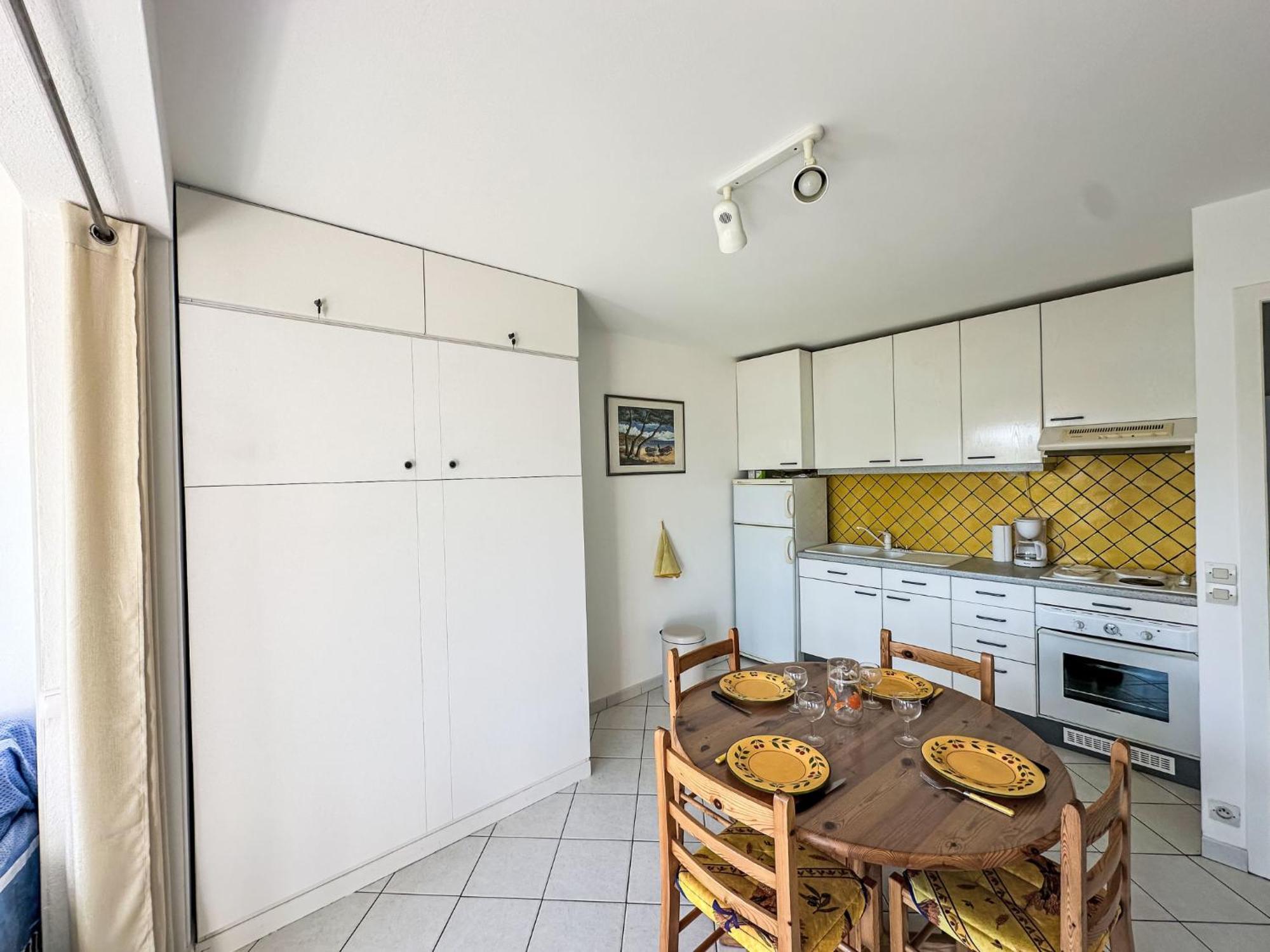 Apartment Les Roses Lauriers By Interhome Льо Лаванду Екстериор снимка